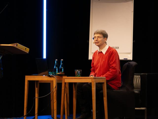 12-DSC05966 12-DSC05966