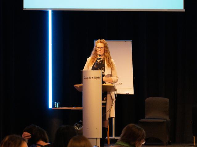 12-DSC06347 12-DSC06347